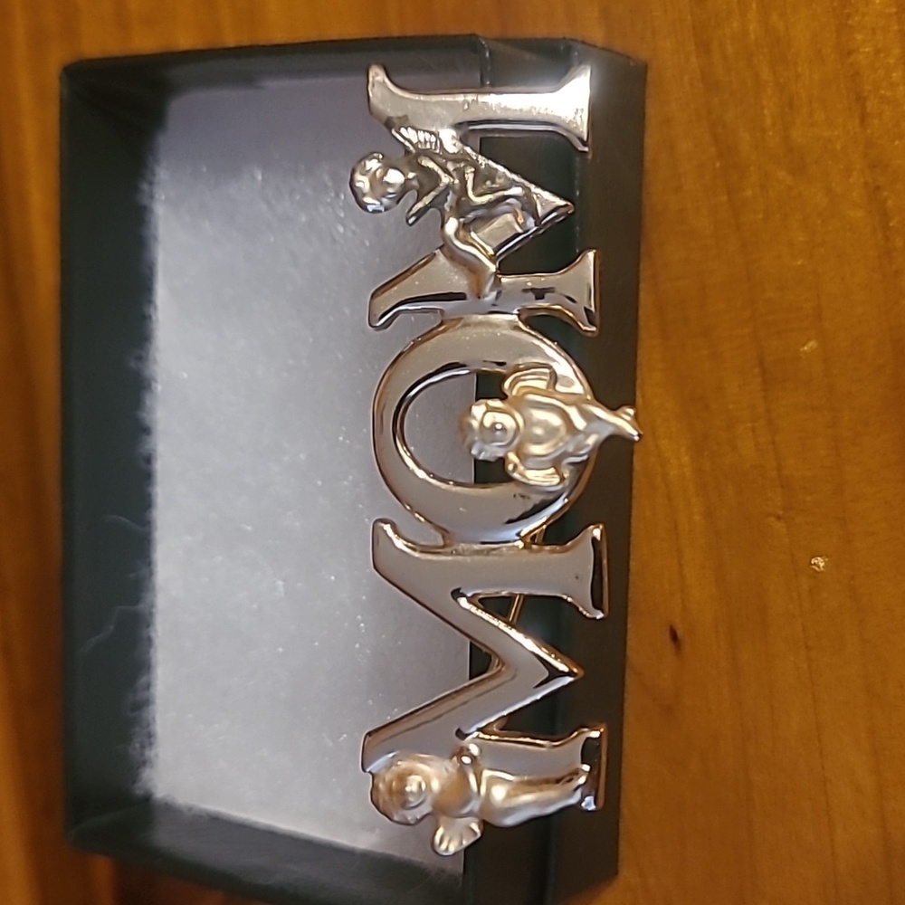 MOM Goldtone Pin L Razza - Picture 6 of 6